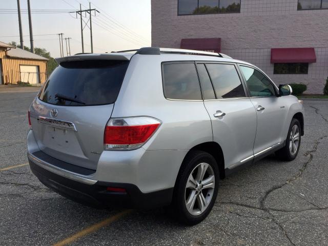 5TDDK3EH7CS118124 - 2012 TOYOTA HIGHLANDER GRAY photo 4