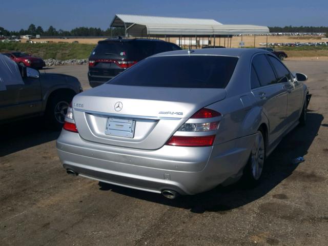 WDDNG71X18A223651 - 2008 MERCEDES-BENZ S 550 GRAY photo 4