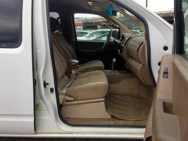 1N6AD09W97C407837 - 2007 NISSAN FRONTIER C WHITE photo 8