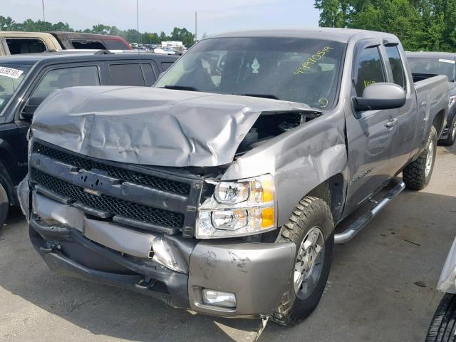 2GCEC19J571671080 - 2007 CHEVROLET SILVERADO GRAY photo 2