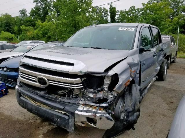 5TFDW5F16HX617841 - 2017 TOYOTA TUNDRA CRE SILVER photo 2