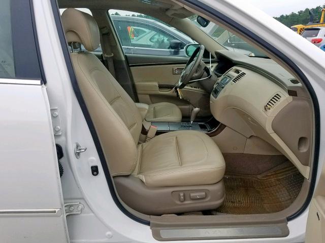 KMHFC46F79A342102 - 2009 HYUNDAI AZERA SE WHITE photo 5