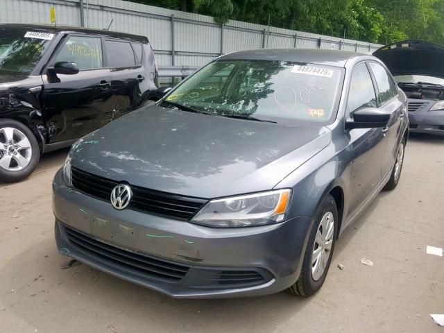 3VW2K7AJ8CM466146 - 2012 VOLKSWAGEN JETTA BASE GRAY photo 2