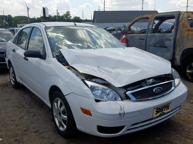 1FAFP34N65W300892 - 2005 FORD FOCUS ZX4 WHITE photo 1