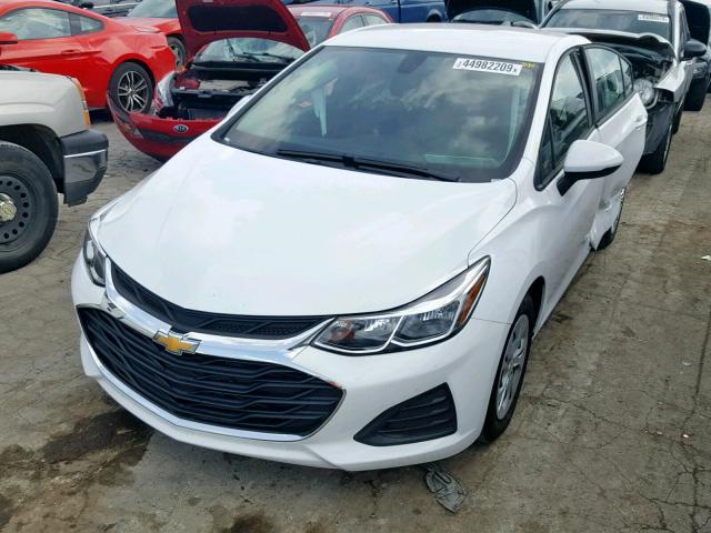 1G1BJ5SM7K7103051 - 2019 CHEVROLET CRUZE WHITE photo 2