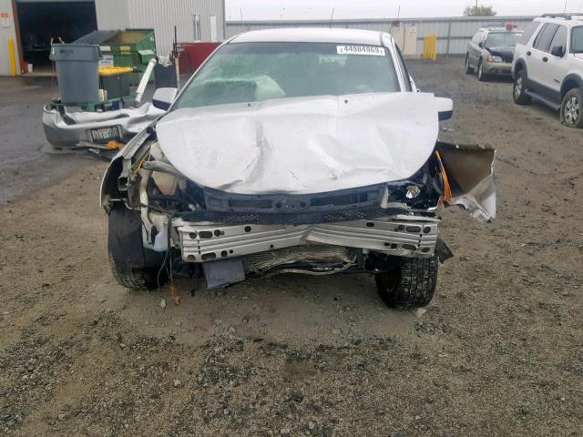 1FAHP36N19W188532 - 2009 FORD FOCUS SES SILVER photo 9