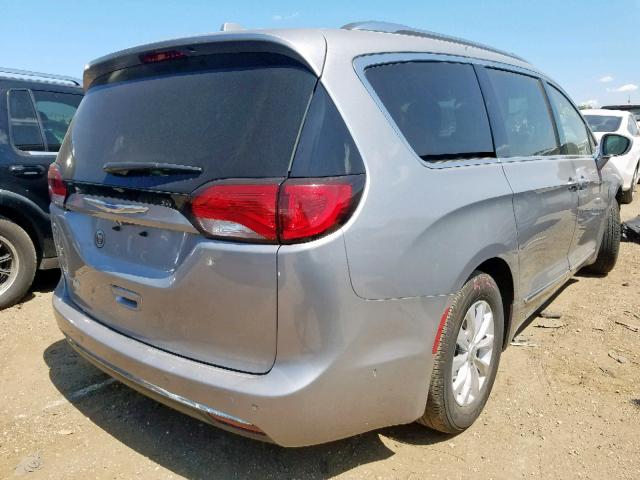 2C4RC1BG8JR291370 - 2018 CHRYSLER PACIFICA T SILVER photo 4