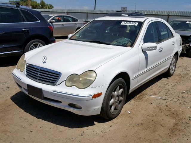 WDBRF61J71F117586 - 2001 MERCEDES-BENZ C 240 WHITE photo 2