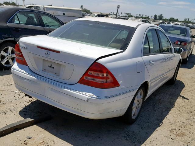 WDBRF61J71F117586 - 2001 MERCEDES-BENZ C 240 WHITE photo 4