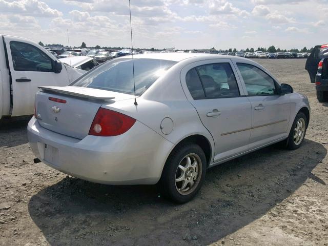 1G1AK54F257536501 - 2005 CHEVROLET COBALT SILVER photo 4