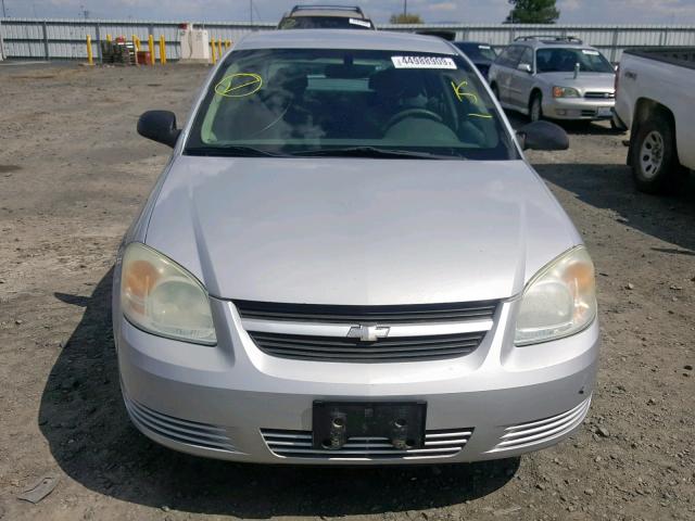 1G1AK54F257536501 - 2005 CHEVROLET COBALT SILVER photo 9