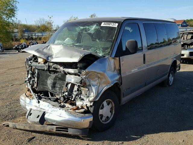 1GNFG15R721157449 - 2002 CHEVROLET EXPRESS G1 TAN photo 2