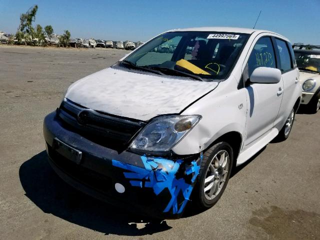 JTKKT624450096900 - 2005 TOYOTA SCION XA WHITE photo 2