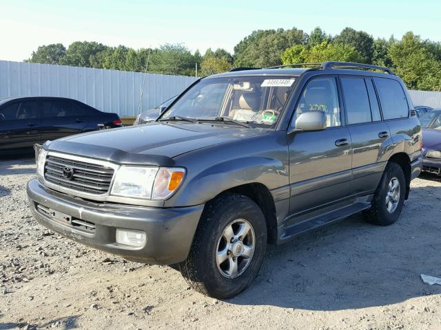 JTEHT05J422024946 - 2002 TOYOTA LAND CRUIS GRAY photo 2