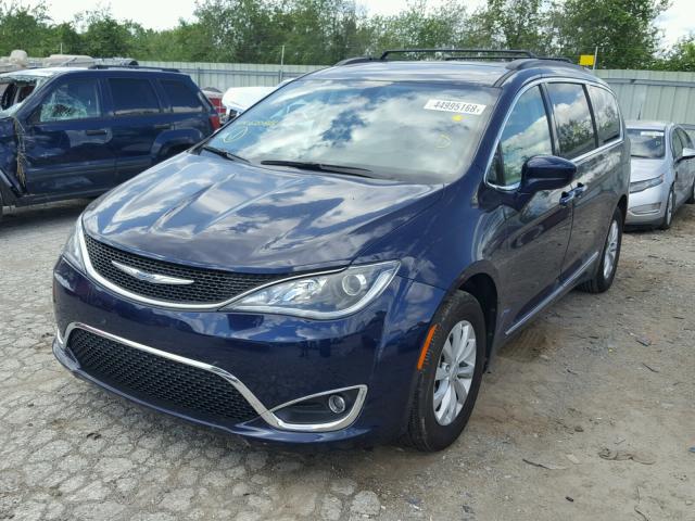 2C4RC1BG4HR620916 - 2017 CHRYSLER PACIFICA T BLUE photo 2