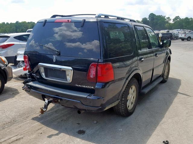 5LMFU285X6LJ30006 - 2006 LINCOLN NAVIGATOR შავი ფოტო 4