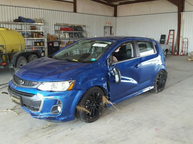 1G1JE6SB4J4101519 - 2018 CHEVROLET SONIC PREM BLUE photo 2