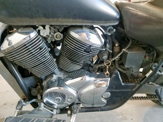 JH2RC44313M701970 - 2003 HONDA VT750 CDA 黑色 照片 7