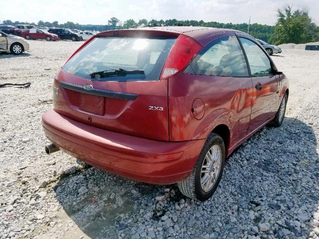 3FAFP31N85R161503 - 2005 FORD FOCUS ZX3 RED photo 4