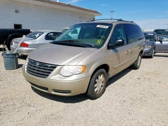 2C4GP54L55R163011 - 2005 CHRYSLER TOWN & COU GOLD photo 2