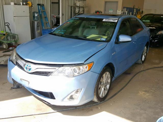 4T1BD1FK1DU066790 - 2013 TOYOTA CAMRY HYBR BLUE photo 2