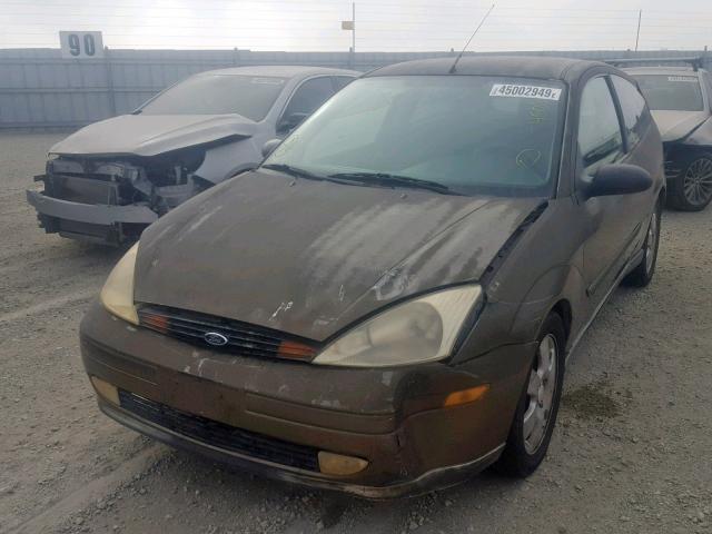 3FAFP3134YR246907 - 2000 FORD FOCUS ZX3 CHARCOAL photo 2