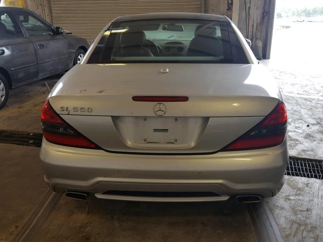 WDBSK7BA8BF164841 - 2011 MERCEDES-BENZ SL 550 SILVER photo 6