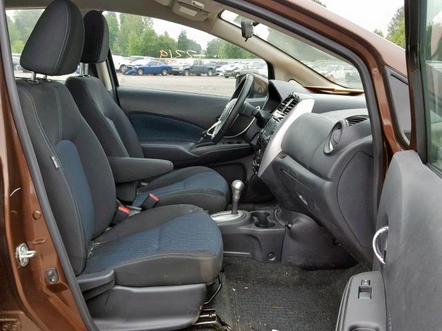 3N1CE2CP9HL378645 - 2017 NISSAN VERSA NOTE BROWN photo 5