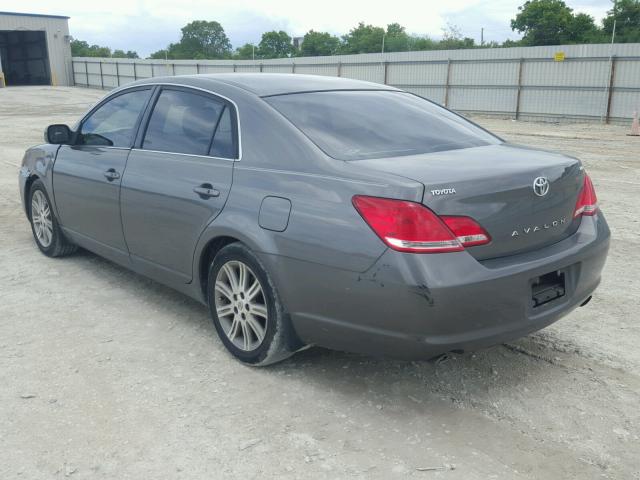 4T1BK36B45U042583 - 2005 TOYOTA AVALON XL GRAY photo 3