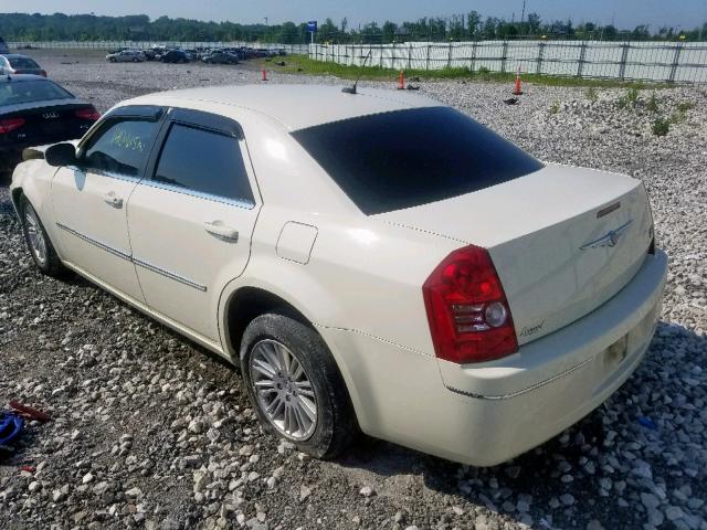 2C3KA53G98H241434 - 2008 CHRYSLER 300 TOURIN WHITE photo 3