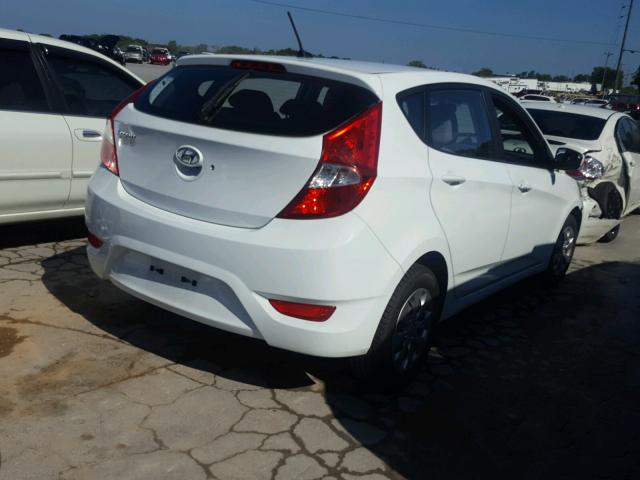 KMHCT5AE5FU224163 - 2015 HYUNDAI ACCENT GS WHITE photo 4