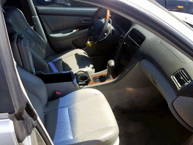 JT8BF28G715111622 - 2001 LEXUS ES 300 GRAY photo 5