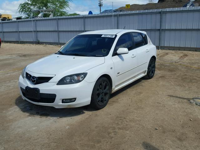 JM1BK343481865004 - 2008 MAZDA 3 HATCHBAC WHITE photo 2