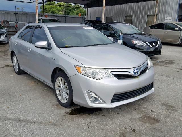 4T1BD1FK8DU065491 - 2013 TOYOTA CAMRY HYBR SILVER photo 1