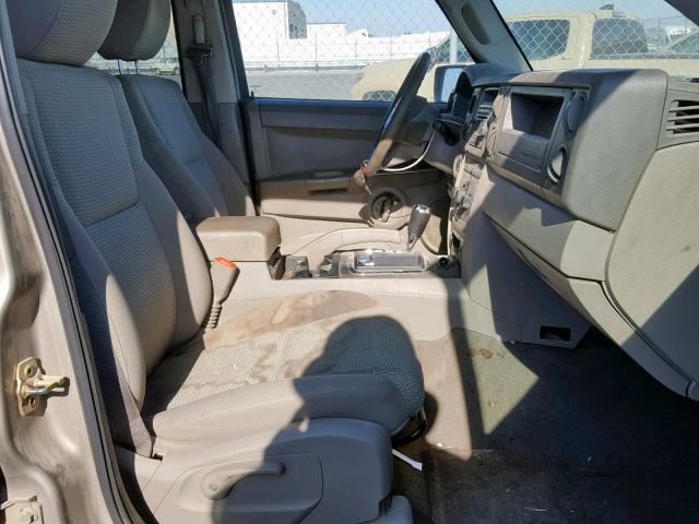 1J8HG48N06C149997 - 2006 JEEP COMMANDER 棕色 照片 5