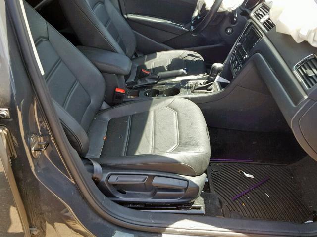 1VWDT7A31HC067398 - 2017 VOLKSWAGEN PASSAT R-L CHARCOAL photo 5