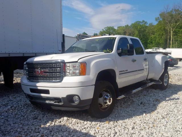 1GT426C88BF166458 - 2011 GMC SIERRA K35 WHITE photo 2