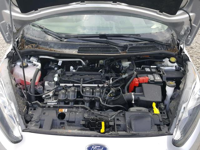 3FADP4AJ8JM124162 - 2018 FORD FIESTA S SILVER photo 7