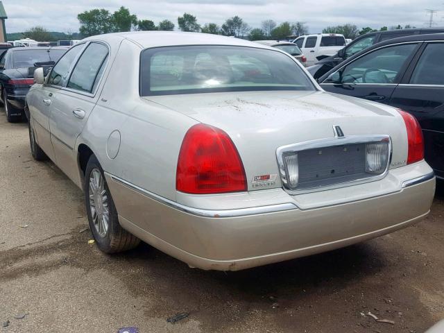 1LNHM83V56Y613749 - 2006 LINCOLN TOWN CAR D TAN photo 3