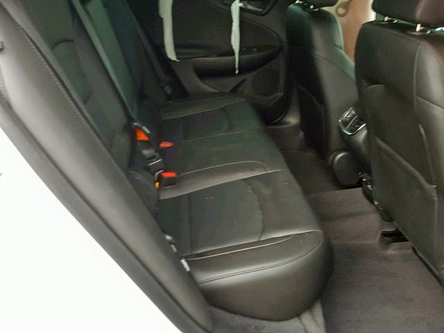 1G1ZE5SX9JF201953 - 2018 CHEVROLET MALIBU PRE WHITE photo 6