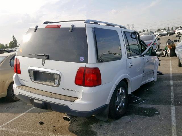 5LMFU27575LJ07055 - 2005 LINCOLN NAVIGATOR WHITE photo 4