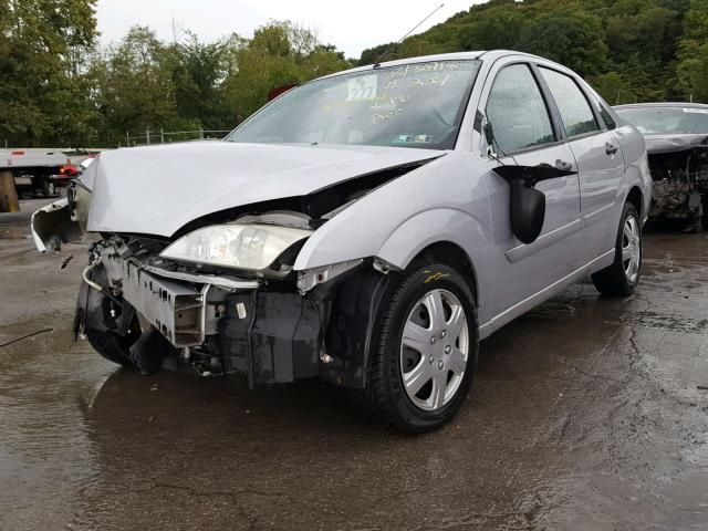 1FAFP34N17W309549 - 2007 FORD FOCUS ZX4 SILVER photo 2