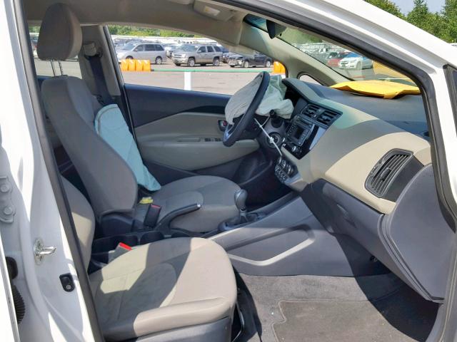 KNADM4A36G6558641 - 2016 KIA RIO LX WHITE photo 5