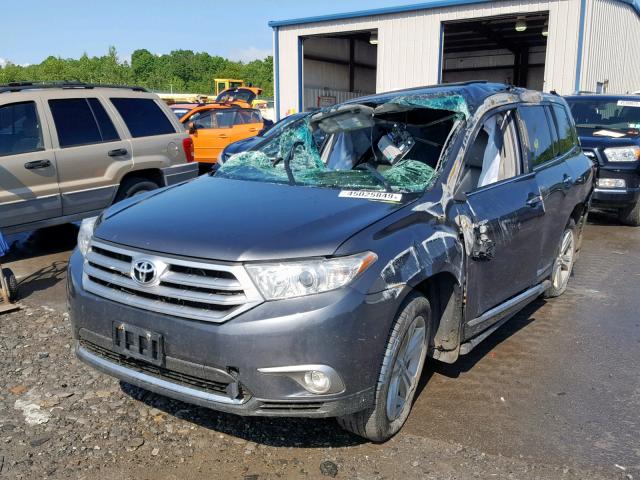 5TDDK3EH6DS193236 - 2013 TOYOTA HIGHLANDER GRAY photo 2