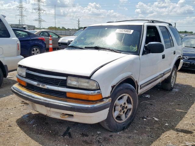 1GNDT13W2XK236847 - 1999 CHEVROLET BLAZER WHITE photo 2