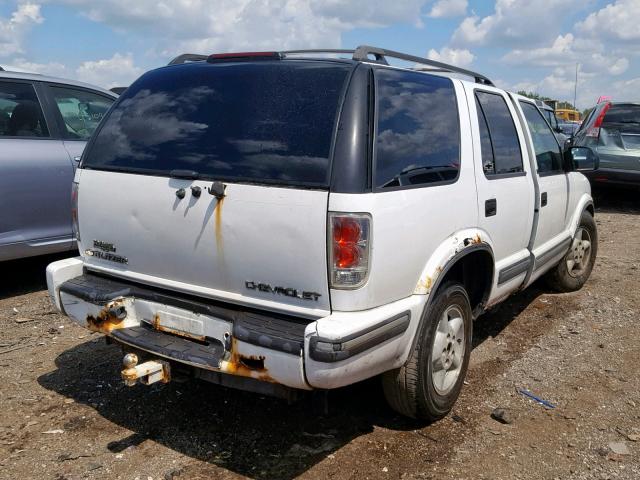 1GNDT13W2XK236847 - 1999 CHEVROLET BLAZER WHITE photo 4