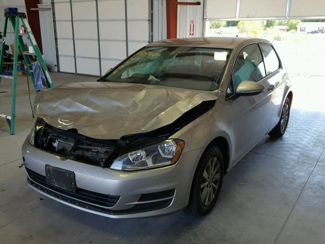 3VW817AU5GM006472 - 2016 VOLKSWAGEN GOLF BASE SILVER photo 2