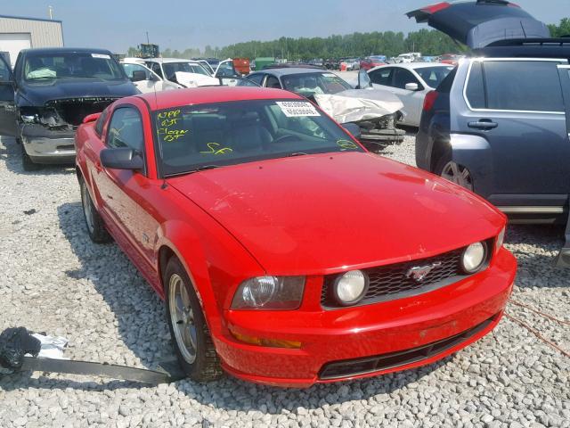 1ZVFT82HX65214974 - 2006 FORD MUSTANG GT RED photo 1