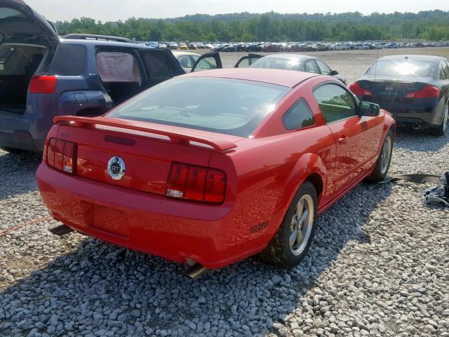 1ZVFT82HX65214974 - 2006 FORD MUSTANG GT RED photo 4