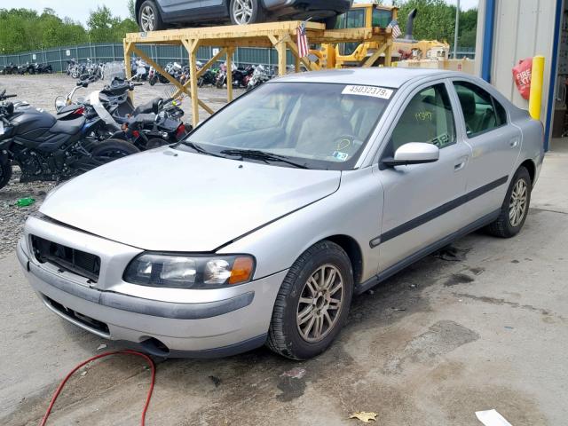 YV1RS61T242320275 - 2004 VOLVO S60 SILVER photo 2